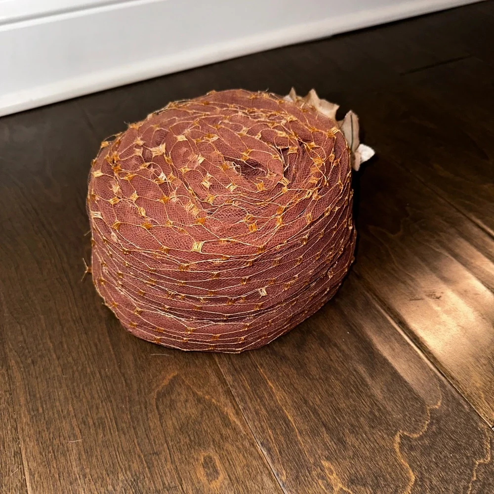 Vintage 1950’s Netted Pillbox Hat Mauve Nutmeg Silk Floral